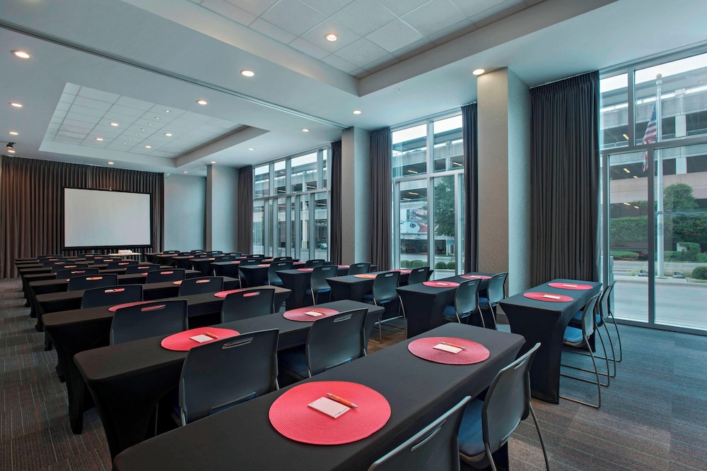 Aloft Austin at The Domain - photo 49