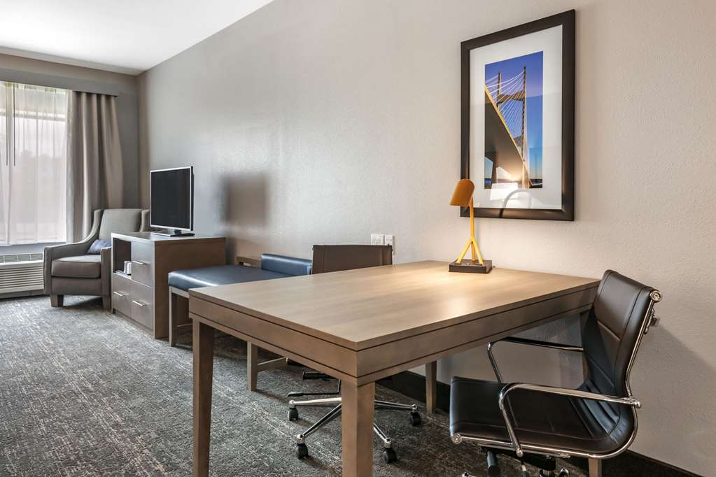 Comfort Inn & Suites Jacksonville Orange Park Near Naval Air Station - photo 17