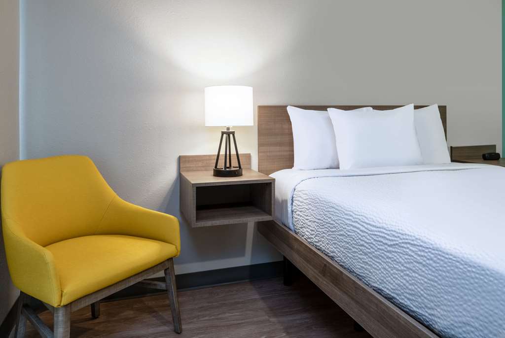 ECHO Suites Extended Stay by Wyndham Nashville Gallatin - photo 16