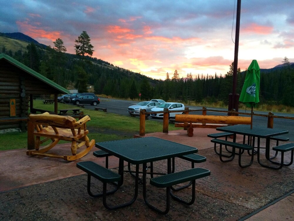 Pahaska Tepee Resort - photo 19