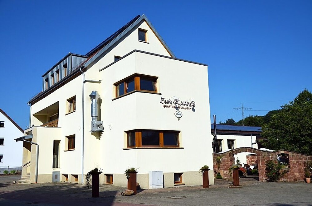 Quartier Restaurant Zum Hannes — Winterbach