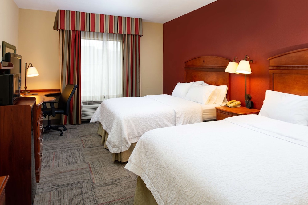 Hampton Inn Kansas City Northeast - photo 21