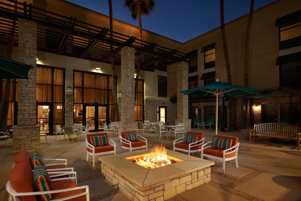 Hampton Inn & Suites Phoenix Scottsdale on Shea Boulevard - photo 47
