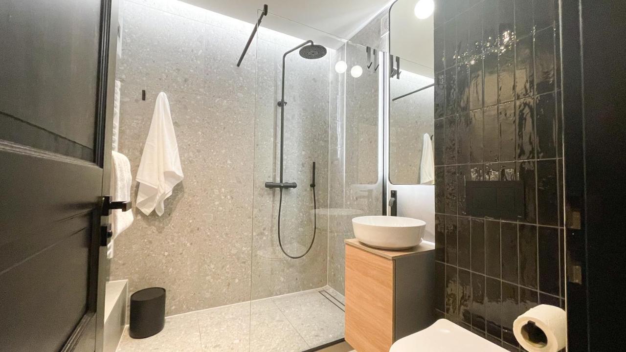 Inside Winterberg Design Apartment Ski Bike Sauna — 4-Star Luxury Hotel in Winterberg, Germany