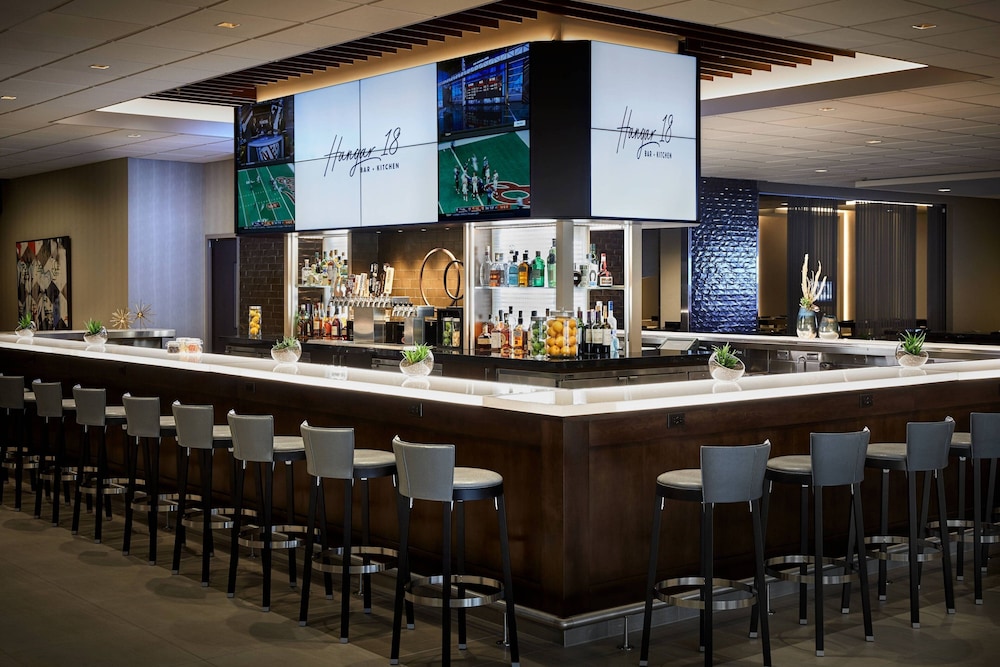 Los Angeles Airport Marriott - photo 52