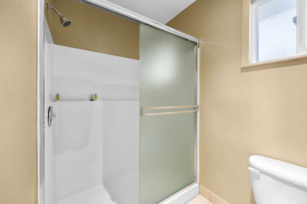 Super 8 by Wyndham Crescent City - photo 21