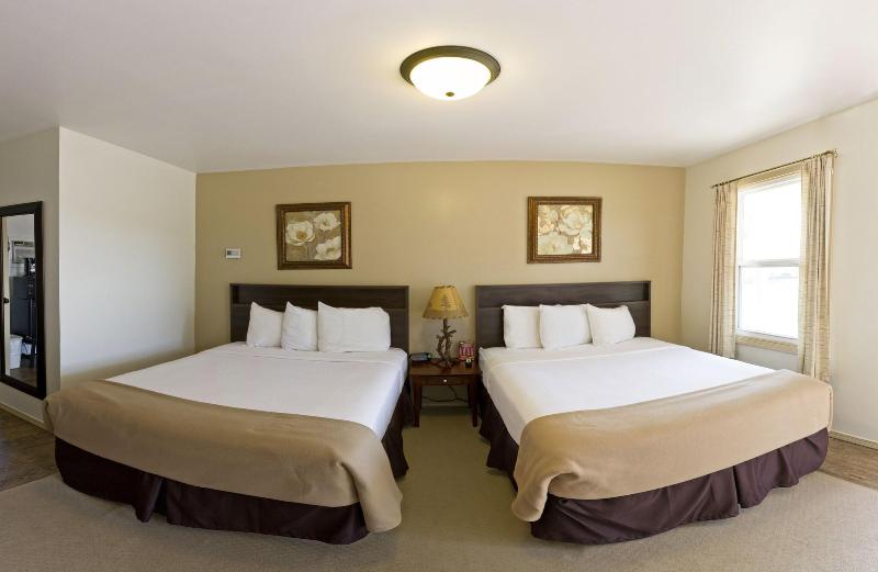 Sunset Lodge Escanaba - photo 17