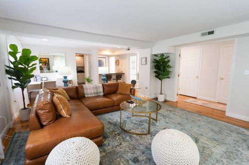 Single family 3 bed 3 bath Harvard MIT hospitals — 4-Star Luxury Hotel in Cambridge, United States