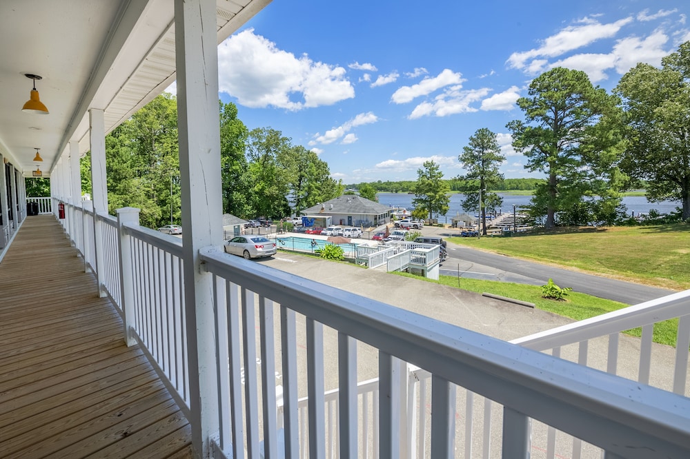 River's Rest Marina & Resort - photo 17