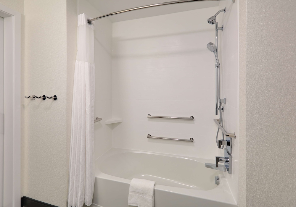Hampton Inn by Hilton Irvine Spectrum Lake Forest - photo 10