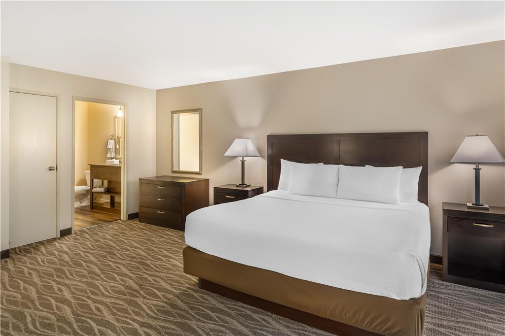 Best Western Plus Valdosta Hotel & Suites - photo 33