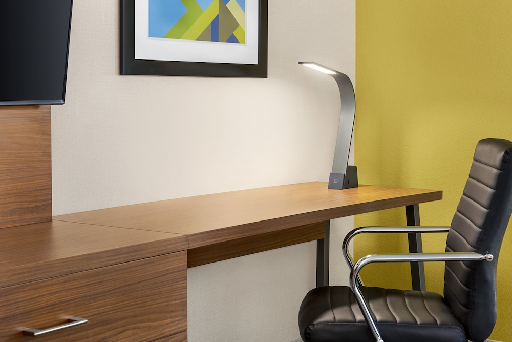 Holiday Inn Express & Suites Philadelphia Mt. Laurel by IHG - photo 25