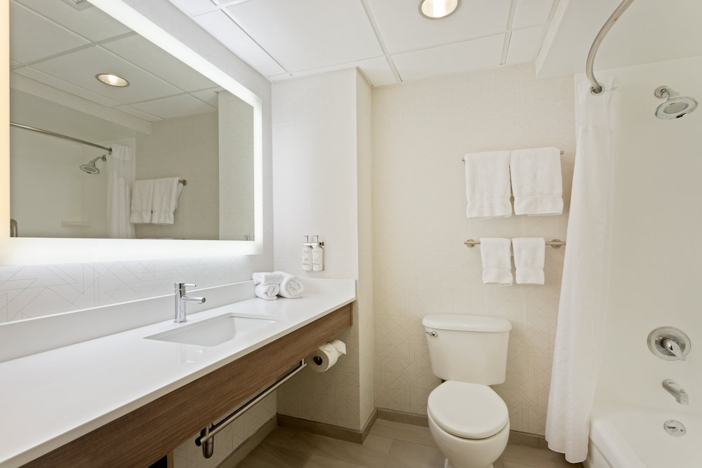 Holiday Inn Express Hauppauge Long Island - photo 24