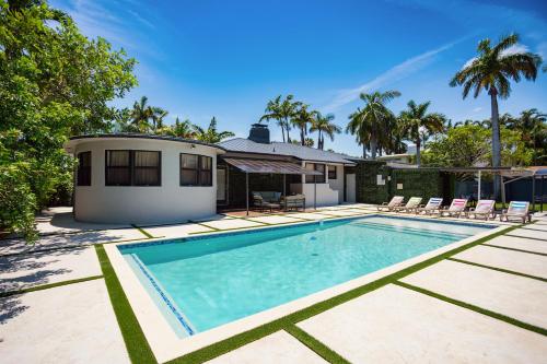 Luxury Villa WALK 5 minutes to Hollywood Beach — 4-Star Luxury Hotel in Hollywood, United States