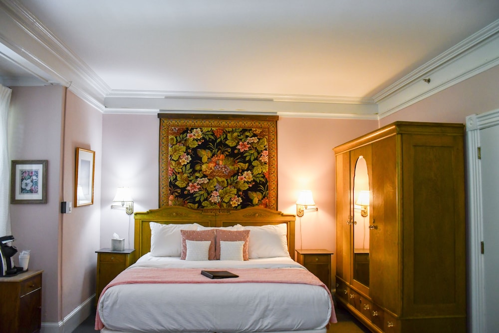 The Sayre Mansion Inn - photo 27
