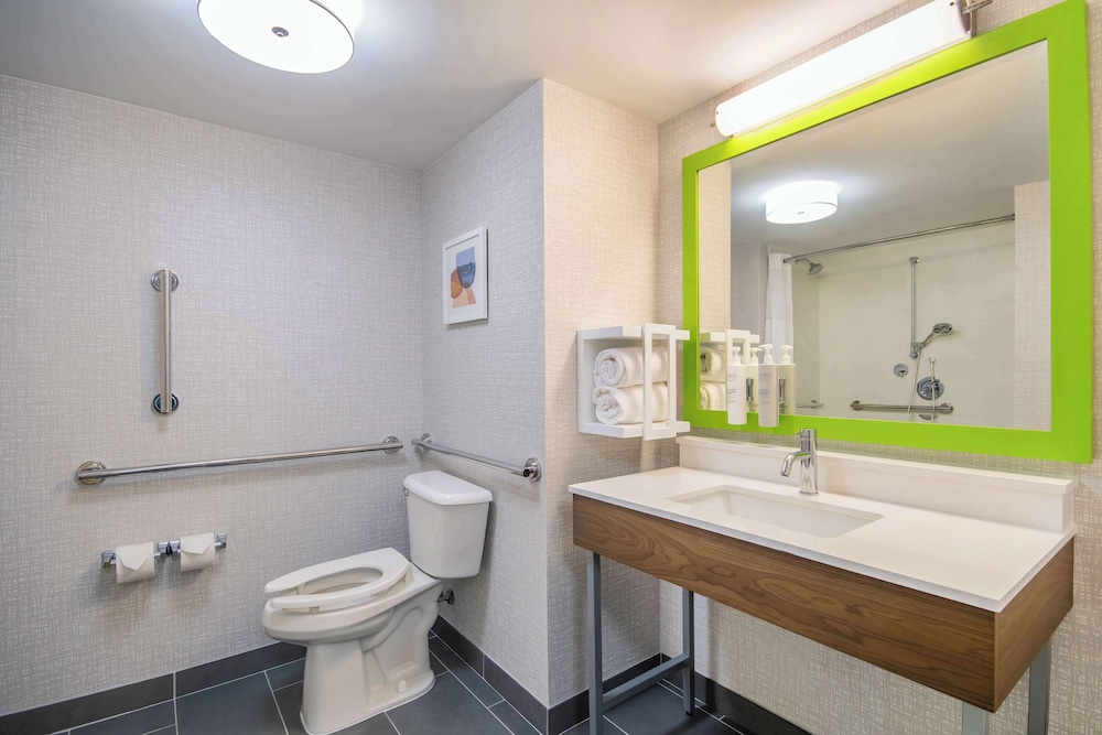 Hampton Inn East Aurora - photo 26