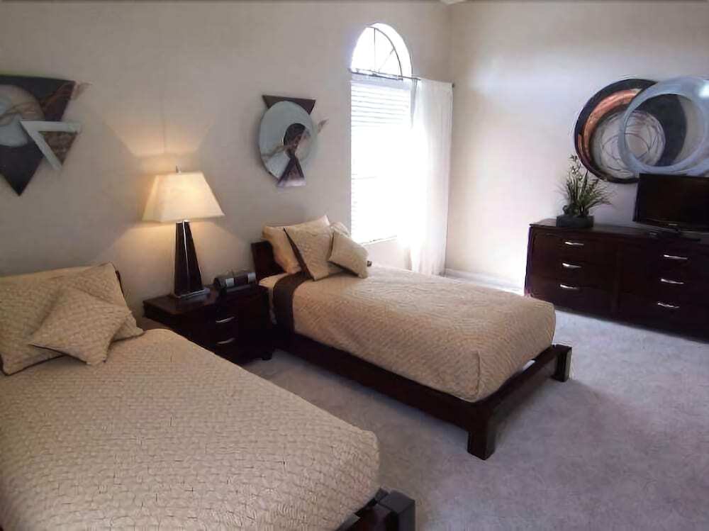 Vacation Homes by MHB Properties — 4-Star Luxury Hotel in Cape Coral, United States