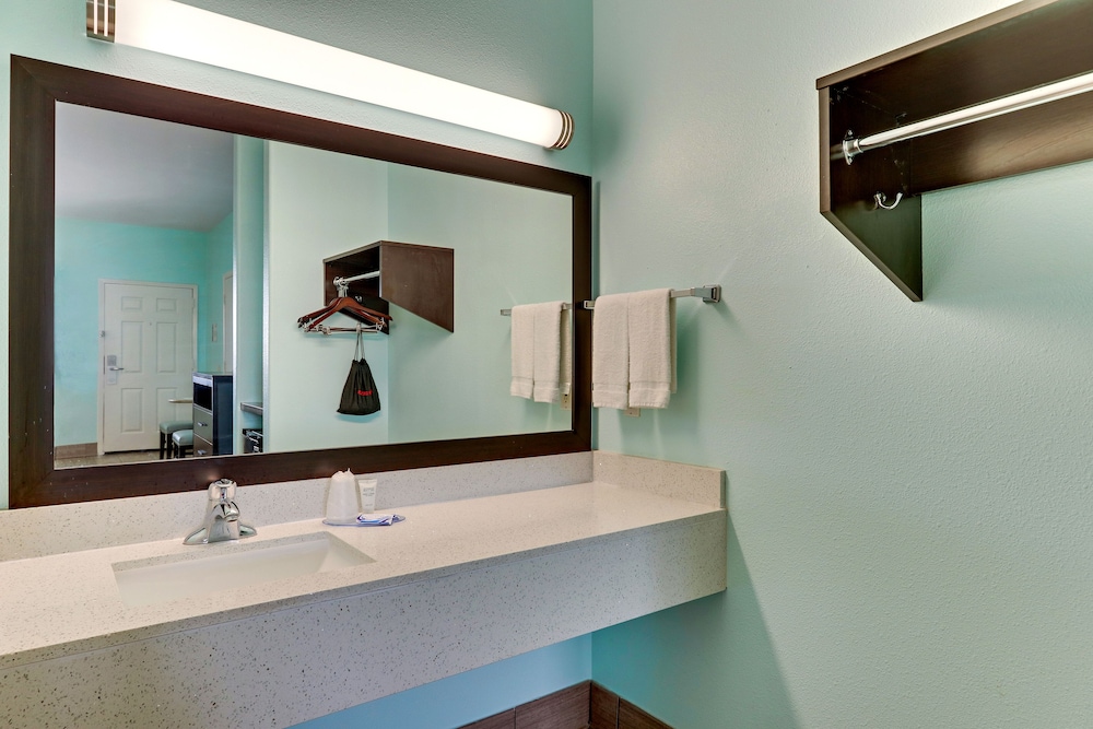 The Island Hotel Near Beach Port Aransas - photo 9
