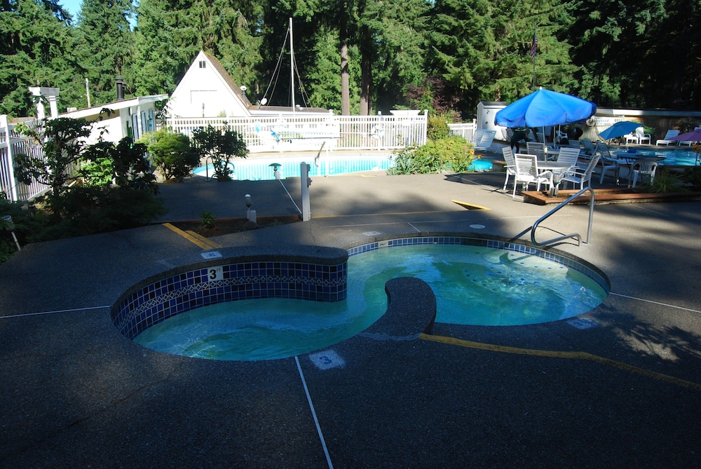 Paradise RV Campground - photo 8