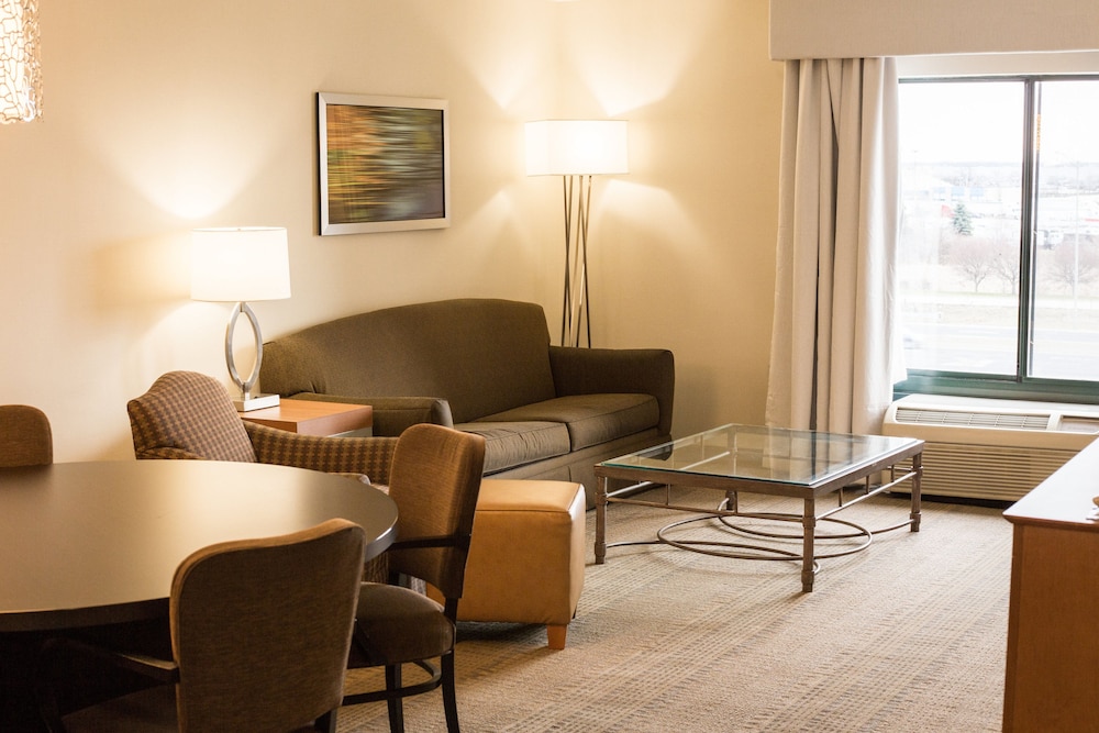 Holiday Inn & Suites Bolingbrook by IHG - photo 12