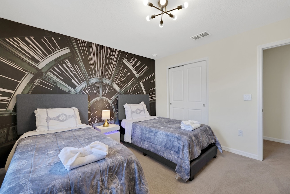 3931la windsor Island Resort 6 Bedroom Home - carbon neutral hotel in Davenport