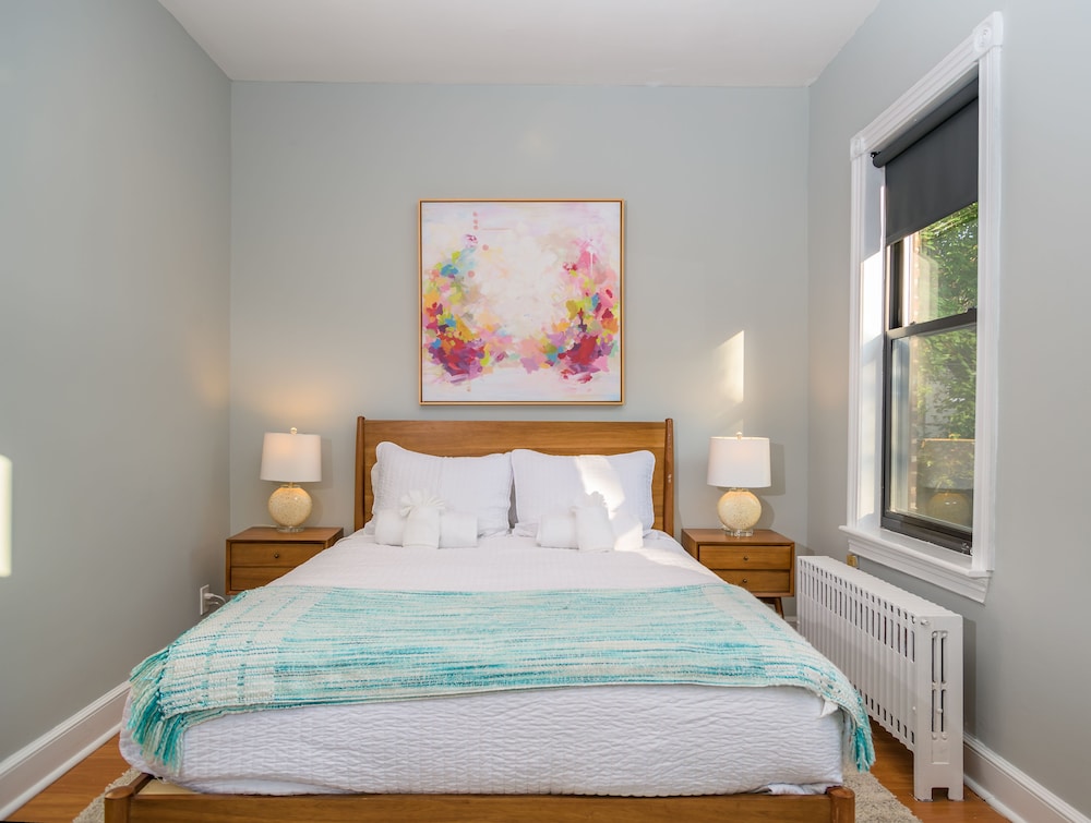 Deedee's Brownstone Van Vorst Park - photo 17