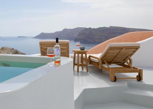 Little Rock Villa Oia — 4-Star Luxury Hotel in Oia, Greece