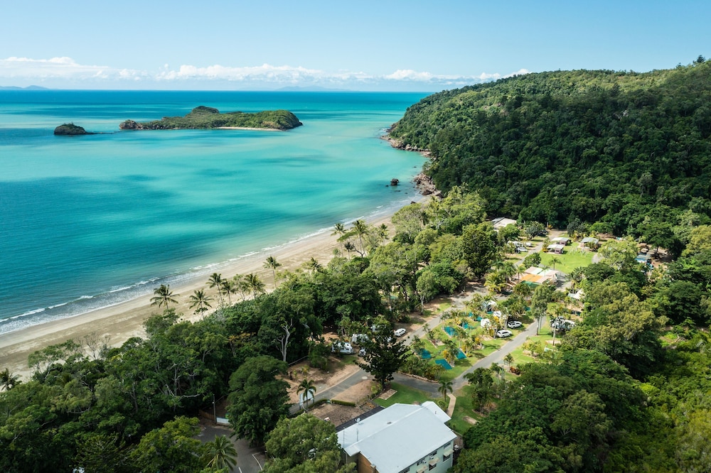 Cape Hillsborough Nature Tourist Park — hotel in Seaforth