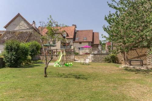 La Glycine et La Villanelle — hotel in Epinac