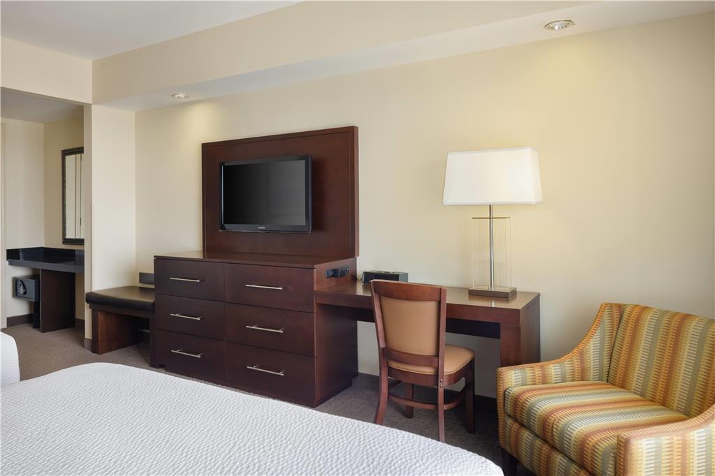 Ramada Plaza Resort & Suites by Wyndham Orlando Intl Drive - photo 45