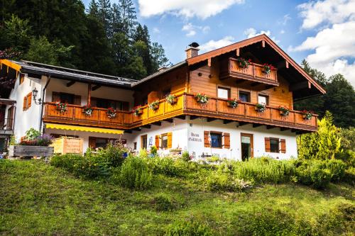Gästehaus Göllblick — 4-Star Luxury Hotel in Bischofswiesen, Germany