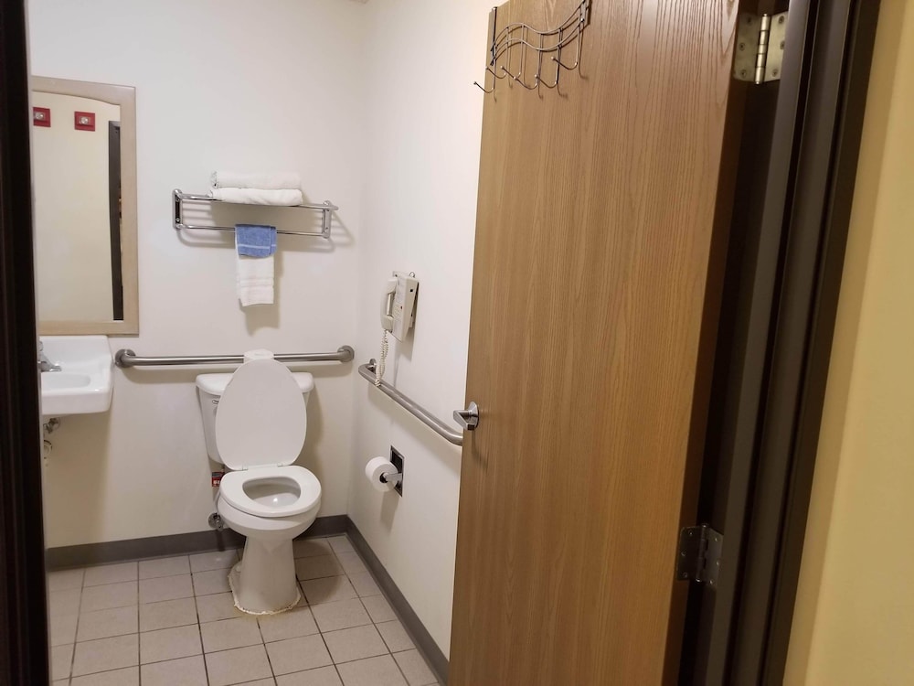 Bilmar Inn & Suites Dell Rapids Near Sioux Falls - photo 96