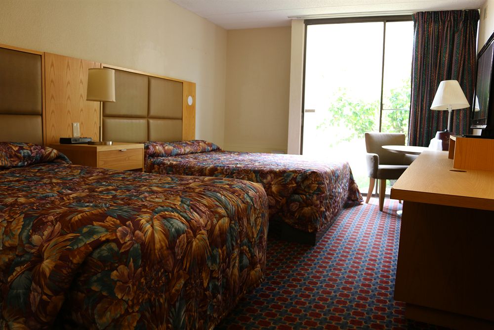I Drive Grand Resort & Suites - photo 26
