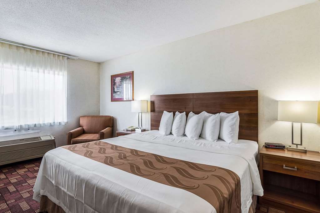 Econo Lodge Luverne I 90 - photo 8