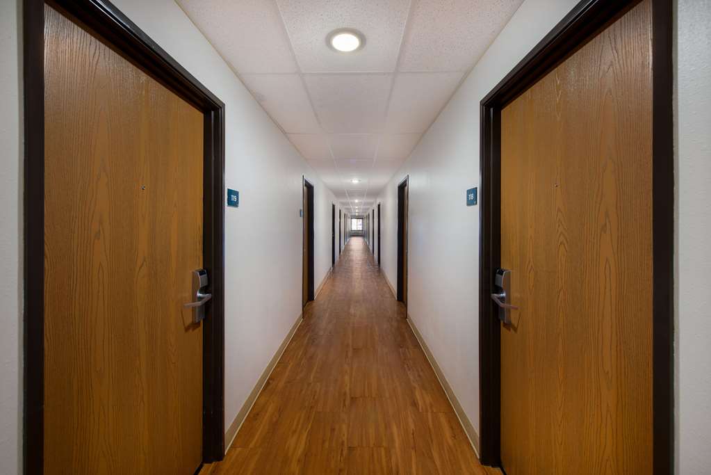 WoodSpring Suites Columbus Southeast - photo 25