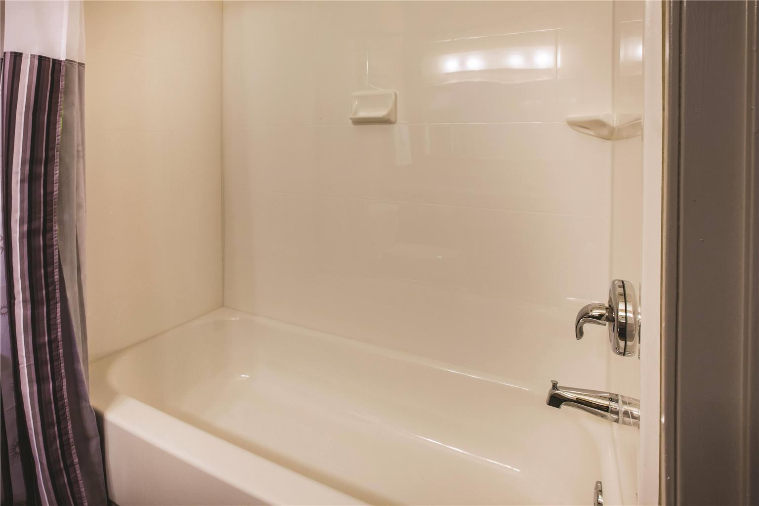 La Quinta Inn by Wyndham Indianapolis North at Pyramids - photo 21