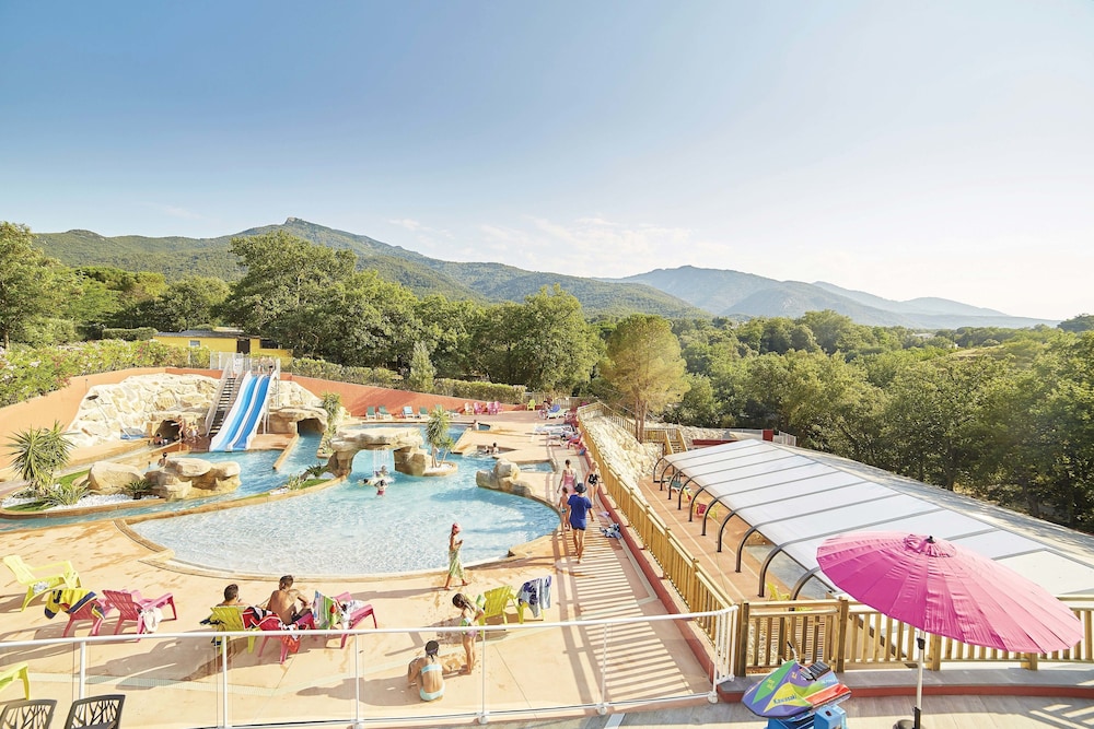 Cybeles Vacances Camping Les Albères — 4-Star Luxury Hotel in La Roca D'albera, France