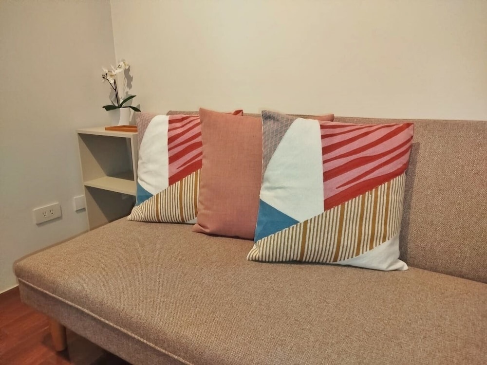 Air Residence 1BR Condo with City View — 4-Star Luxury Hotel in Manila, Philippines