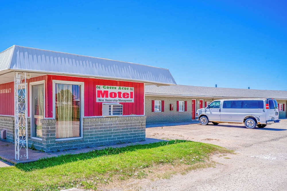 Green Acre Motel by OYO Near Rush County Airport - photo 25