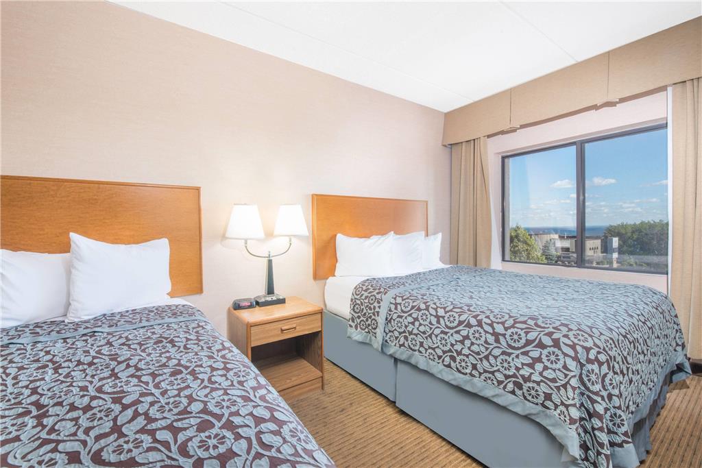 Days Inn by Wyndham Duluth Lakewalk - photo 9