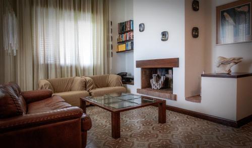 Casa Flo' — 4-Star Luxury Hotel in Marina Di Carrara, Italy