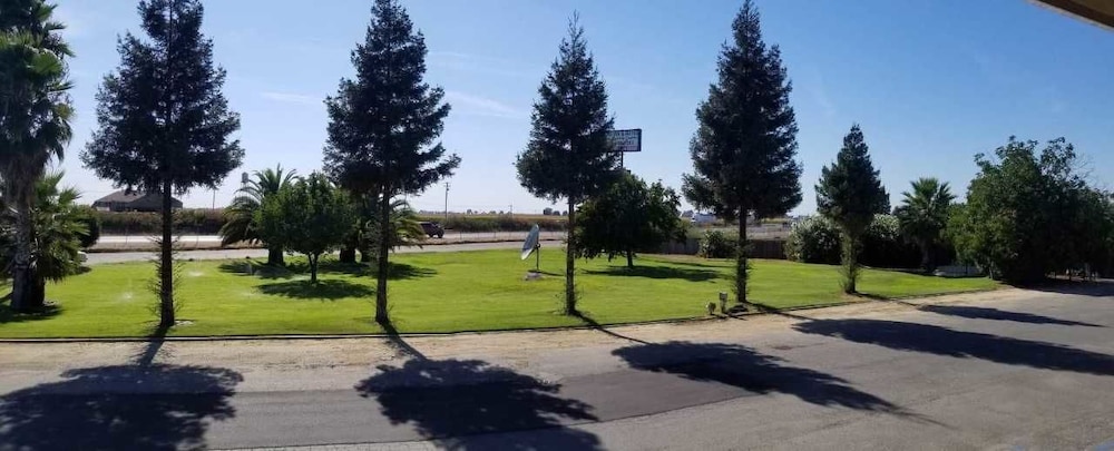 99 Palms Inn & Suites - photo 49