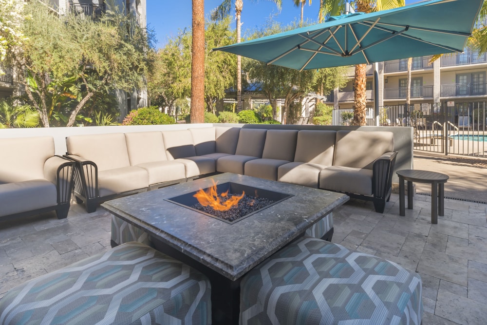 Holiday Inn & Suites Phoenix Airport North by IHG - photo 56