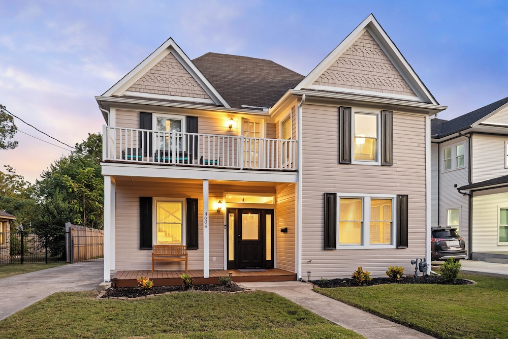 Outdoor Oasis: 2 Mi to Downtown Dallas & Venues in Dallas, United States