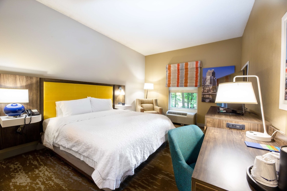 Hampton Inn & Suites Raleigh Cary Lenovo Center - photo 17
