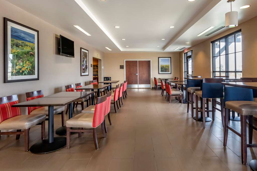 Comfort Suites Airport University - photo 29