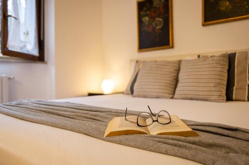 '70 Vibes Atmosfera Vintage vicino San Siro Stadio e Ippodromo — 4-Star Luxury Hotel in Milan, Italy