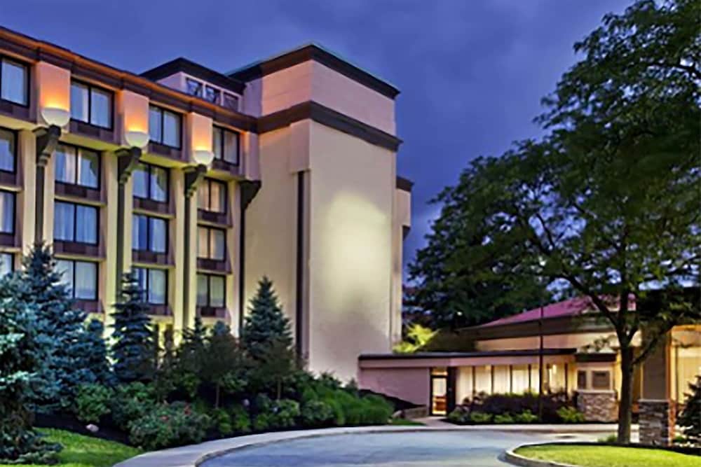 Ramada By Wyndham Cleveland Independence — Independence