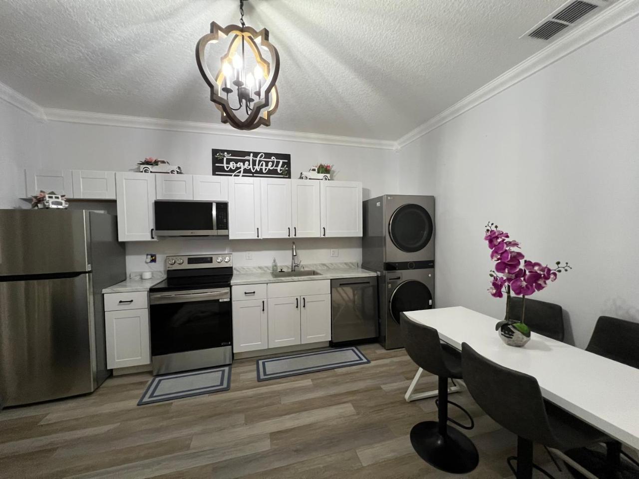 Staycation Spot - carbon neutral hotel in Ocoee