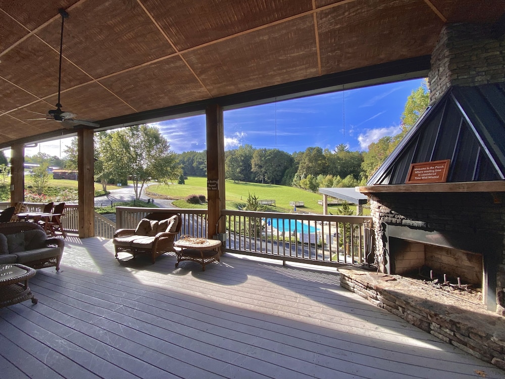 Copperhead Lodge and Resort Cabin Rentals - photo 57